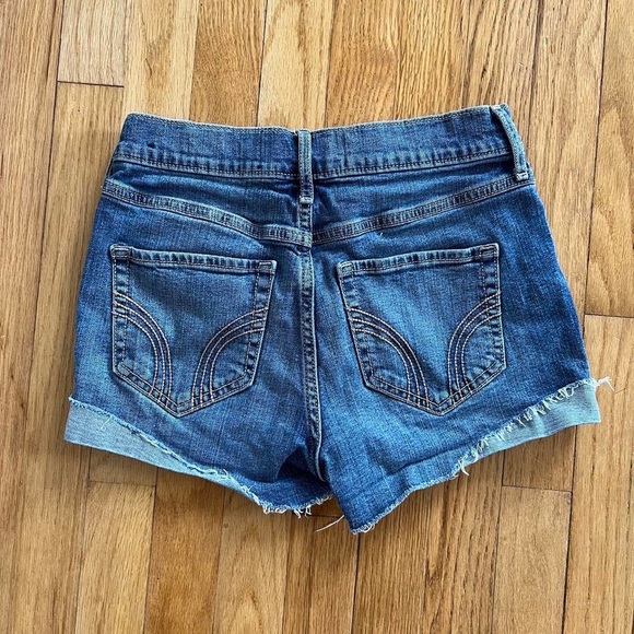 Hollister denim shorts size 3 - Picture 2 of 3